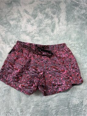 Nike ACG Women's Pink Patterned Elastic-Waist Shorts